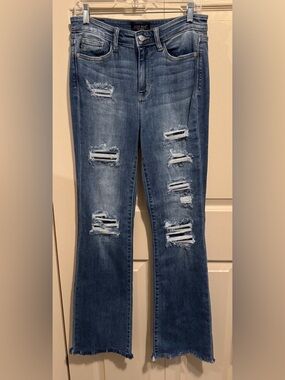Judy Blue Distressed Women's Boot cut Jeans with denim patch detail. Size 7/28